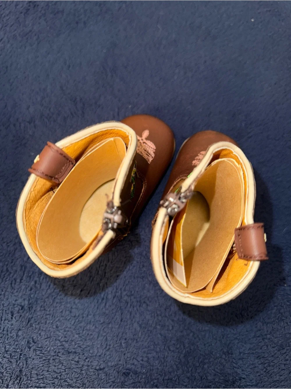 Girls boots